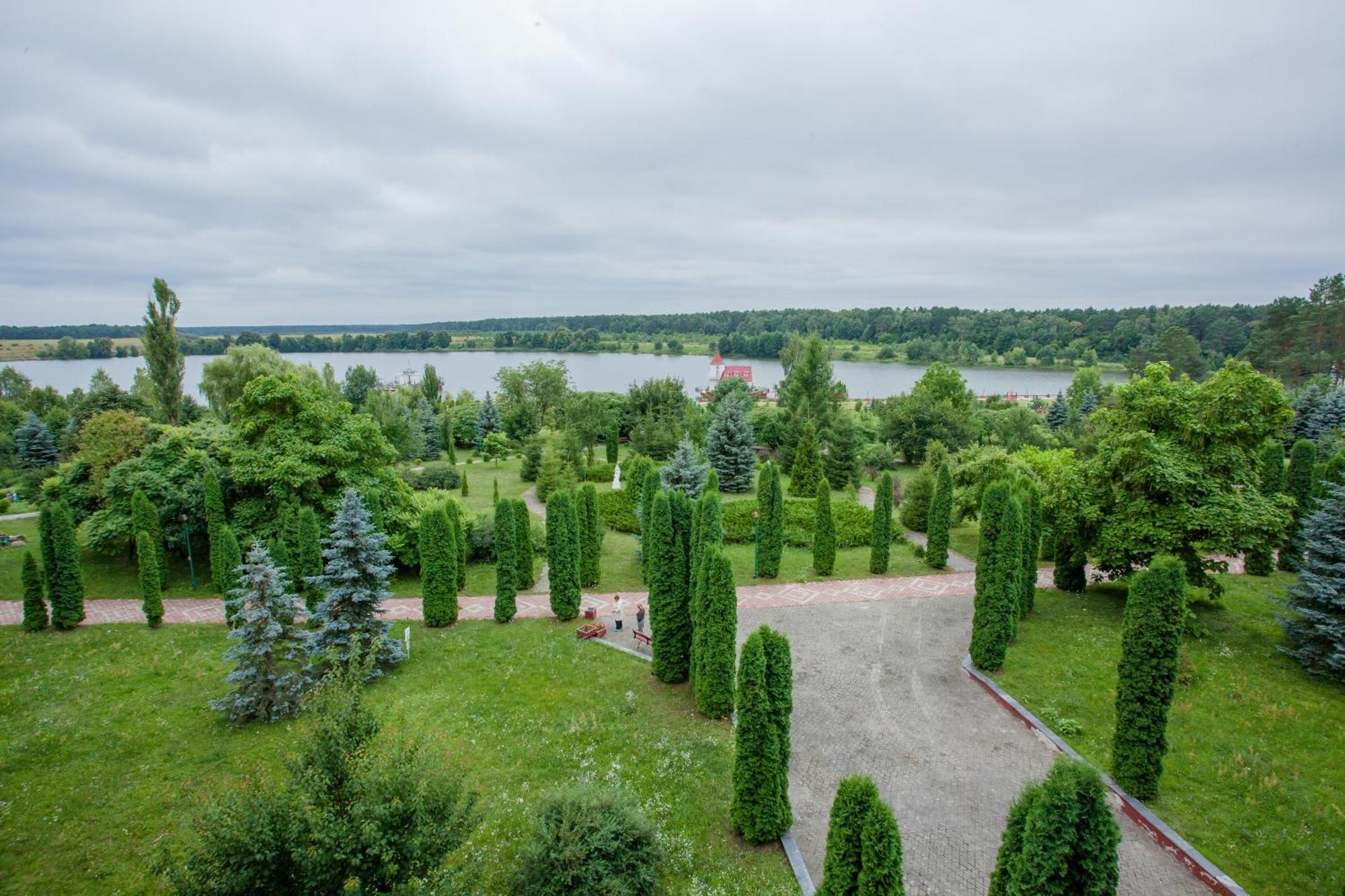 Санаторій Червона Калина Zhobryn ภายนอก รูปภาพ